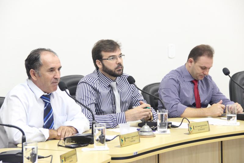 Convocação do Secretário de Obras, fiscalização sanitária e reajuste dos professores foram os destaques da 7ª Reunião Ordinária Convocação do Secretário de Obras, fiscalização sanitária e reajuste dos professores foram os destaques da 7ª Reunião Ordinária