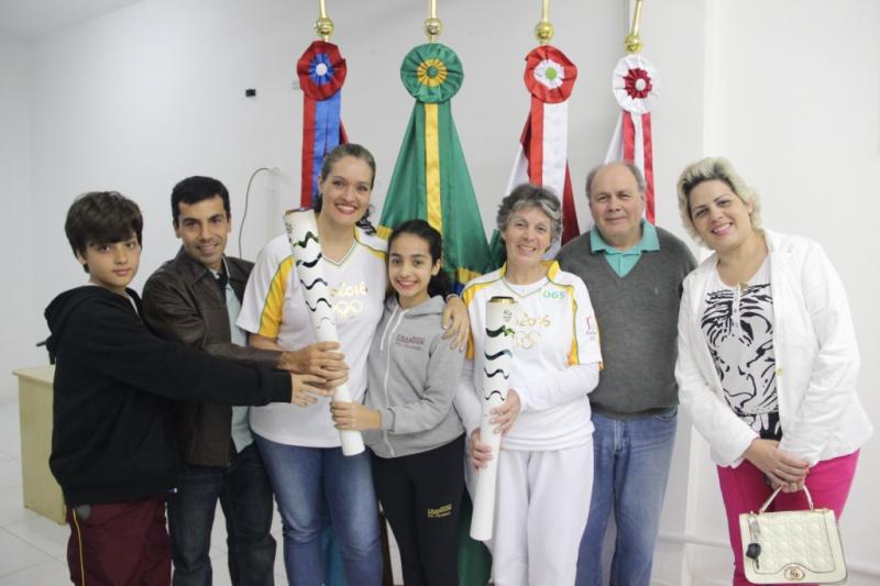 Legislativo aprova criação do Dia da Servente Merendeira e Semana da Juventude Legislativo aprova criação do Dia da Servente Merendeira e Semana da Juventude