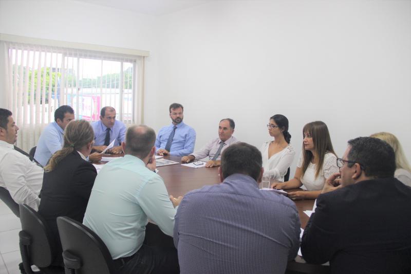 Vereadores aprovam lei que regulamenta parceria privada em eventos realizados pelo município Vereadores aprovam lei que regulamenta parceria privada em eventos realizados pelo município