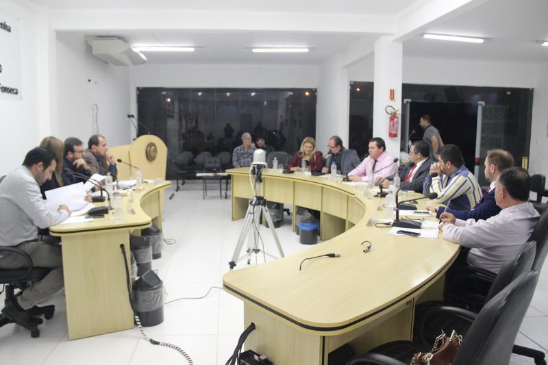 Vereadores aprovam contas do prefeito no exercício de 2015 Vereadores aprovam contas do prefeito no exercício de 2015