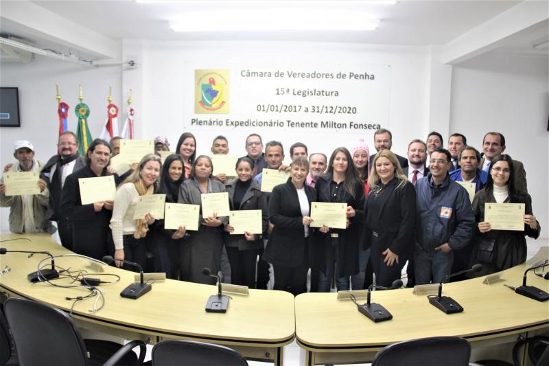EJA de Penha recebe moção de aplausos EJA de Penha recebe moção de aplausos