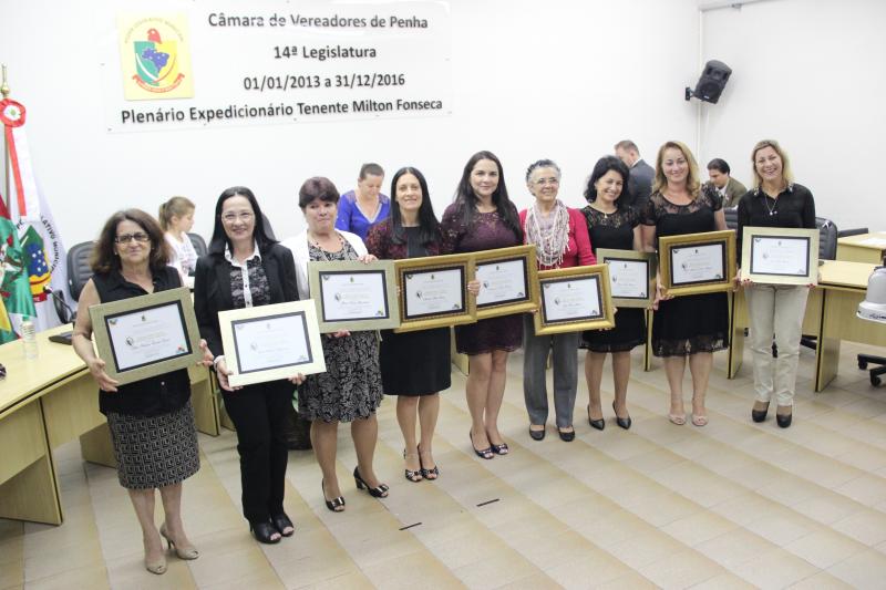 Câmara realiza solenidade em homenagem ao dia do professor Câmara realiza solenidade em homenagem ao dia do professor