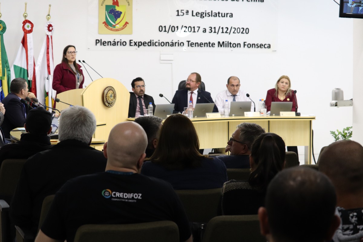 Câmara implanta programa de coleta de tampinhas e lacres Câmara implanta programa de coleta de tampinhas e lacres