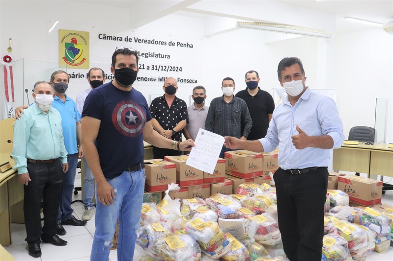 Campanha Câmara Solidária arrecada uma tonelada de alimentos Campanha Câmara Solidária arrecada uma tonelada de alimentos