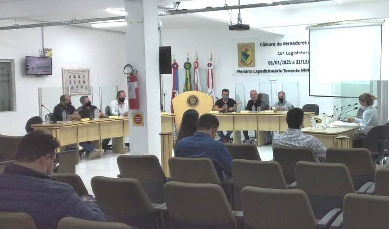 Legislativo Penhense realiza audiência pública para avaliar cumprimento das metas fiscais Legislativo Penhense realiza audiência pública para avaliar cumprimento das metas fiscais