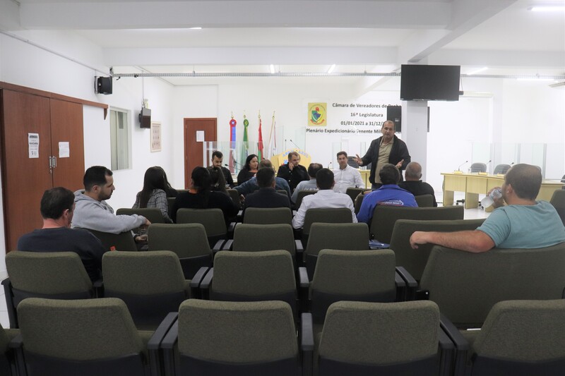 Vereadores fazem reunião com equipe da secretaria de Saúde de Penha Vereadores fazem reunião com equipe da secretaria de Saúde de Penha