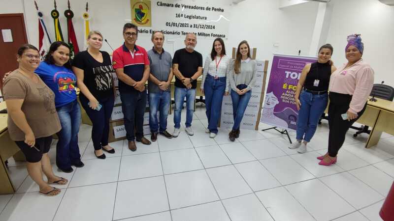 Procuradoria da Mulher faz entrega de absorventes higiênicos Procuradoria da Mulher faz entrega de absorventes higiênicos