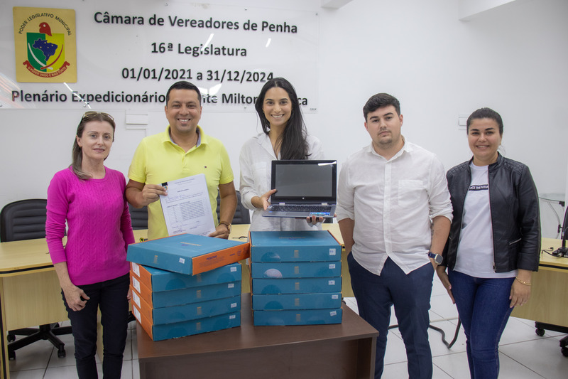 Câmara de Penha repassa 10 notebooks para Secretaria de Educação Câmara de Penha repassa 10 notebooks para Secretaria de Educação