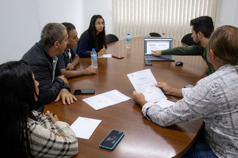 Comissão do Finisa solicita novos documentos à Secretaria de Administração Comissão do Finisa solicita novos documentos à Secretaria de Administração