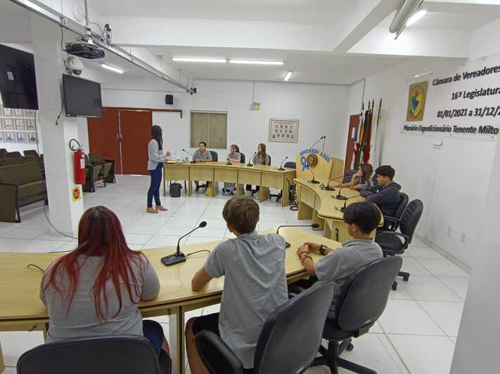 Câmara Mirim de Penha realiza preparativos para última reunião ordinária do ano Câmara Mirim de Penha realiza preparativos para última reunião ordinária do ano