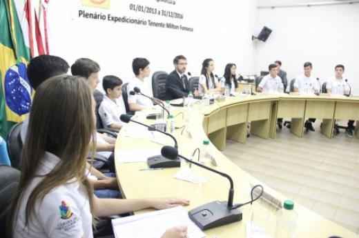 Vereadores mirins encerram legislatura 2015