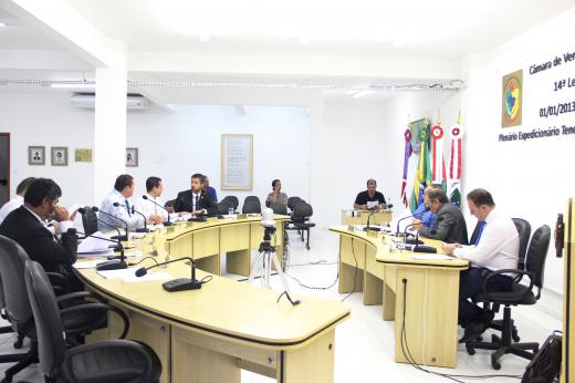 Legislativo homologa projeto que fomenta a indústria e o comércio local