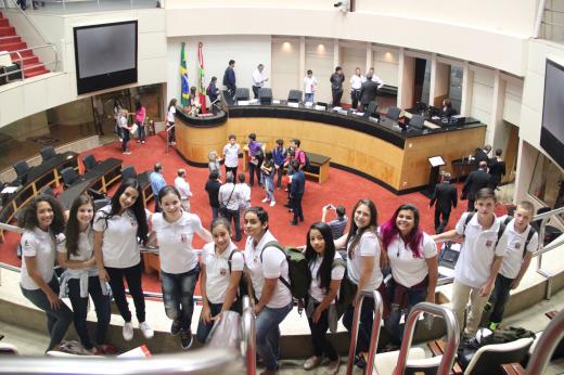 Vereadores mirins de Penha participam de encontro na Escola do Legislativo