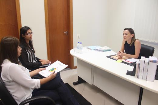 Presidente da Câmara se reúne com promotora do MP