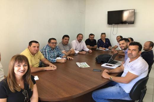 Vereadores fazem reunião com empresa especializada em câmeras de monitoramento