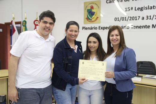 Vereadores mirins homenageiam a Apae de Penha