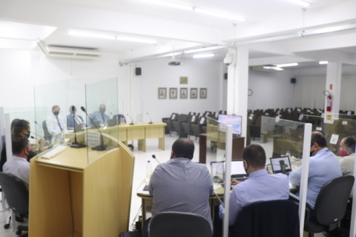 Câmara de Penha aprova projeto que regulamenta uso de elevadores