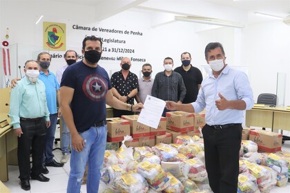 Campanha Câmara Solidária arrecada uma tonelada de alimentos