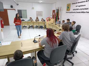 Vereadores mirins de Penha participam de curso de formação