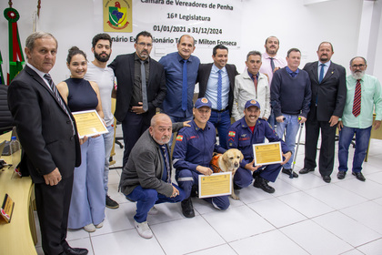 Câmara de Penha homenageia equipe que atuou em operações de resgate no RS