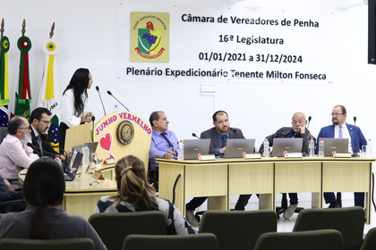 Câmara de Penha ouve nova secretária de Saúde